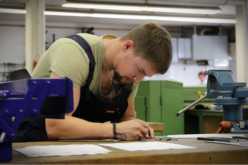 Zeit und Service - Ausbildung in Brake - Metallverarbeitung und Schweisstechnik